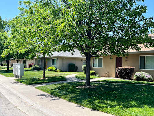 American River Townhomes property